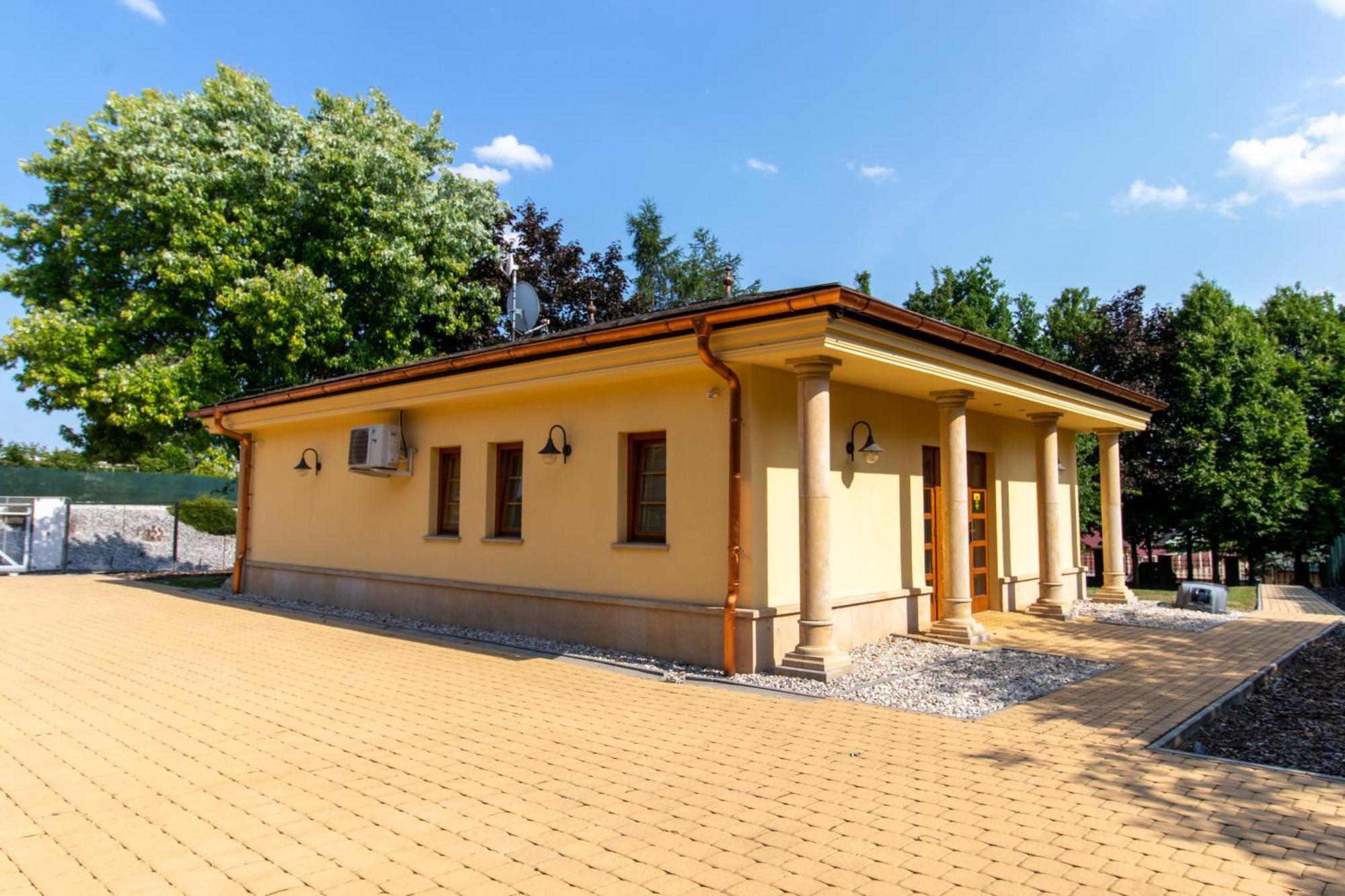 Hotel Lovecká Bašta Strakonice Exteriér fotografie